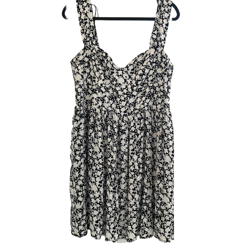 Dynamite Jasmine Blouse Dress Black White Floral Size Large – NWT Summer